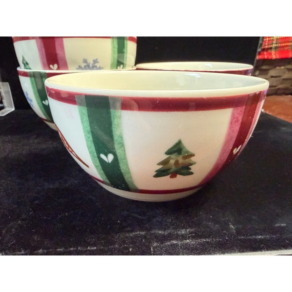 Pfaltzgraff Christmas Heritage Cereal Soup Bowls Set of 4‎ Winter Tree Mitten